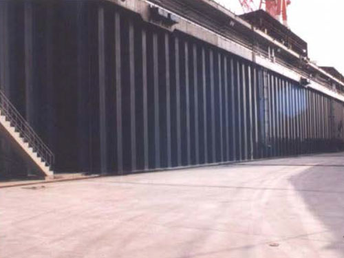 大型船塢工程中常采用組合型鋼板樁安裝完成